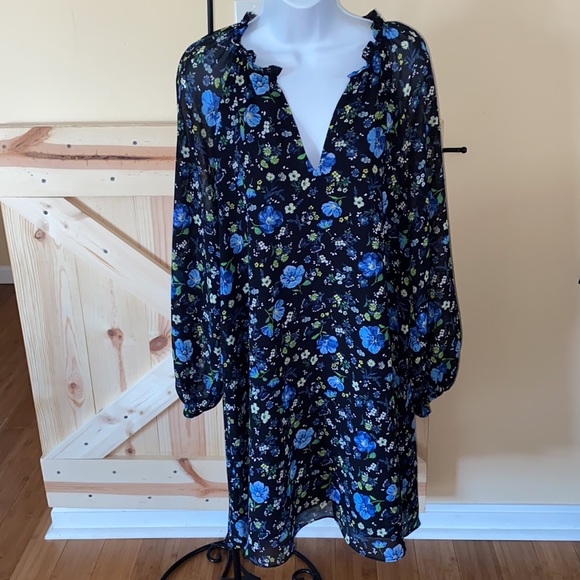 Banana Republic Dresses & Skirts - Black/ Blue Floral Tunic Dress
